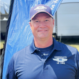Headshot of Eric Hollingsworth